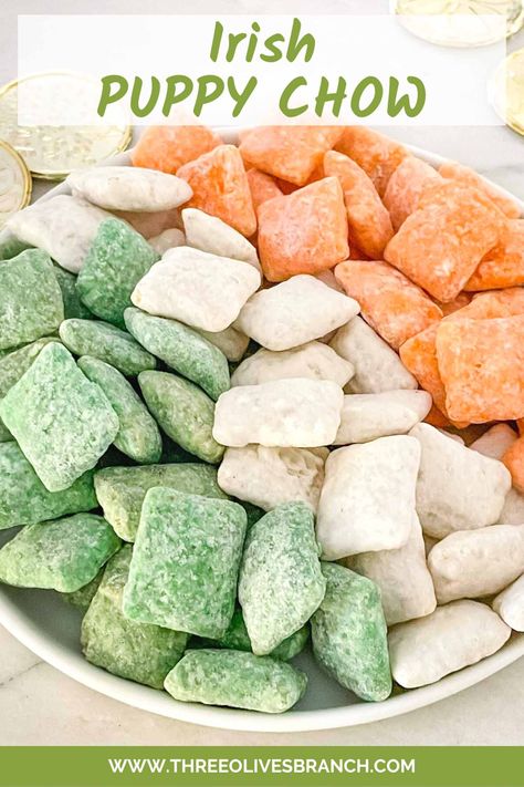 Gluten Free Puppy Chow, Homemade Puppy Chow, Irish Dessert, Puppy Chow Snack, Irish Dessert Recipes, Sweet Snack Mix, Patty Food, St Patricks Food, Sweet Chex