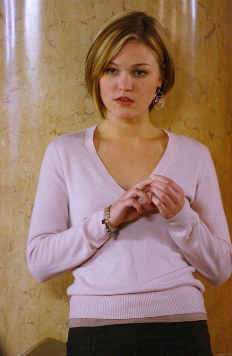 Julia Stiles Hair, Franka Potente, Bourne Supremacy, Joan Allen, Jason Bourne, Very Important Person, Julia Stiles, Matt Damon, Shag Haircut