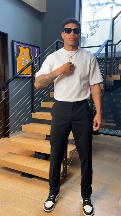 Outfit Fiesta, Outfits Quotes, Guys Fashion Casual, Mens Smart Casual Outfits, Mens Business Casual Outfits, Black Men Fashion Casual, Classy Outfits Men, Mens Casual Outfits Summer, Black Men Street Fashion