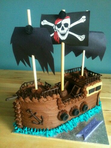 Pan Kids Pirate Ship, Pirate Ship Cake, Cake Decorating For Kids, Pirate Birthday Cake, Pirate Ship Cakes, Ship Cake, Pirate Themed Birthday Party, Pirate Themed Birthday, Decoration Patisserie