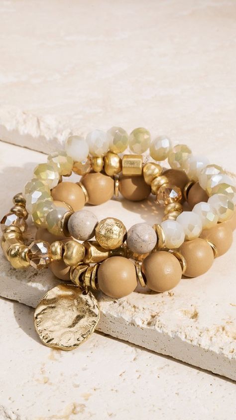 Candy Bracelets, Coin Charm Bracelet, Boho Jewellery Necklaces, Beaded Bracelets Tutorial, Brown Bracelet, Beads Bracelet Design, Gold Bead Bracelets, Crystal Design, Semi Precious Stone