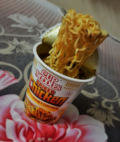 #noodles #cupnoodles #chickennoodles #noodleaesthetic #chinesefood Noodles Chicken, Chicken Noodles, Cup Noodles, Chicken Noodle, Chinese Food, Ramen, Noodles, Snacks, Chicken