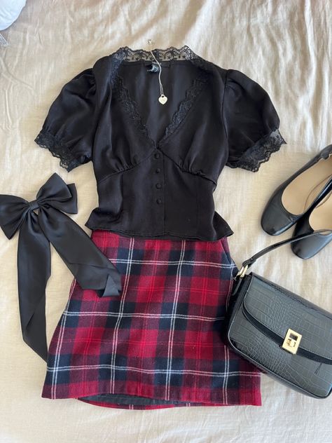 Dark Coqquete Clothes, Old Preppy Style, Academia Outfits, Dark Coquette, Downtown Outfits, Normal Clothes, Feminine Outfit, Outfit Inspo Fall, Professional Outfits