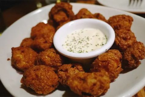 Outback Fried Mushroom Dipping Sauce Recipe - Naznin's Kitchen Dipping Sauce For Fried Mushrooms, Outback Mushroom Recipe, Fried Mushroom Dipping Sauce, Mushroom Dipping Sauce, Mushroom Dip, Creamy Dipping Sauce, Breaded Mushrooms, Food For Health, Easy Marinara Sauce