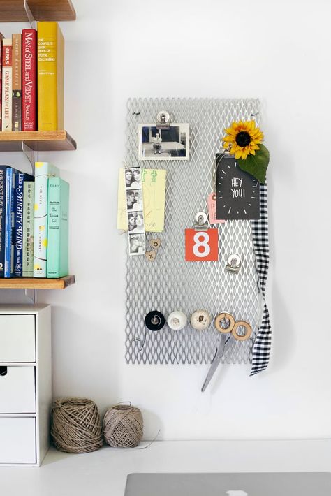 Metal Grate Memo Board Koti Diy, A Beautiful Mess, Smart Living, Diy Metal, Upcycle Projects, Beautiful Mess, Memo Board, Décor Diy, My New Room