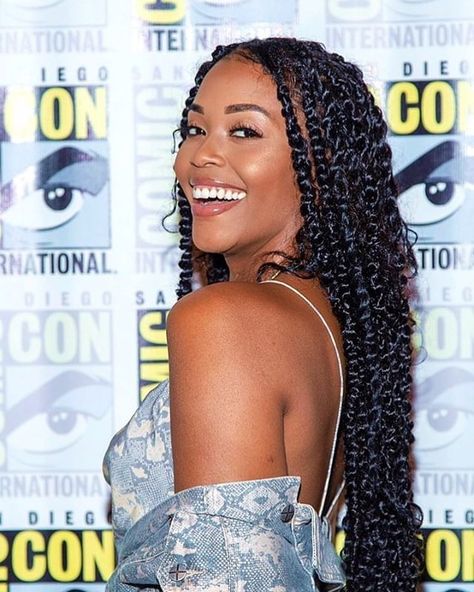 Nafessa Williams on Instagram: “When you smile, the whole world stops and stares for a while 👑” Senagalese Twist, Nafessa Williams, Senegalese Twist Braids, Passion Twists, Protective Hairstyle, Twist Braid Hairstyles, Braided Hairstyles For Black Women, American Woman, Box Braids Hairstyles