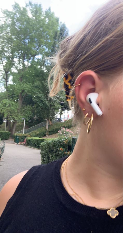 Airpod Pro Aesthetic, Airpods Pro Aesthetic, Pics Ideas, Airpod Pro, Music Aesthetic, Jewelry Inspo, Airpods Pro, Girls Wear, Nails Art