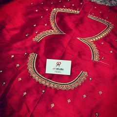 A Art Studio (@a_art_studi0) • Instagram photos and videos Red Blouse Design, Blouse Maggam Work, Maggam Work Designs, Fashionable Saree Blouse Designs, Cutwork Blouse Designs, Simple Embroidery Designs, Blouse Designs Indian, Maggam Work Blouse Designs, Simple Blouse Designs