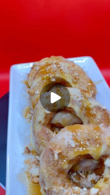 BILLY BOI on Instagram: "BANANA PUDDING DONUTS 🍩 

#foodie #foodporn #yummy #foodie #delicious #yum #homemade #donuts #bananapudding #sweet #desserts" Banana Pudding Doughnut, Banana Pudding Donut, Baking Tricks, Baking Breads, Banana Pudding Cake, Homemade Donuts, Pudding Cake, Banana Pudding, Biscuit Recipe