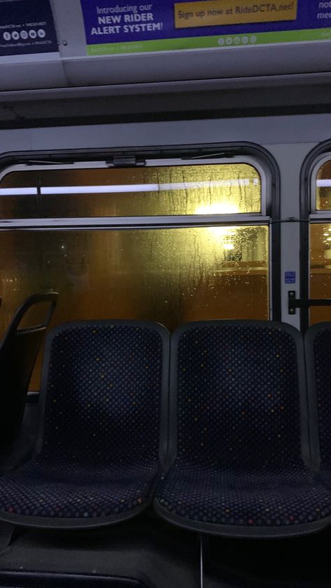 train seat raint night time aesthetic Train Seats Aesthetic, Train Seats Background, Train Seat Aesthetic, Train At Night, Night Time Aesthetic, Train Seat, Nighttime Aesthetic, Robert Graves, Time Aesthetic