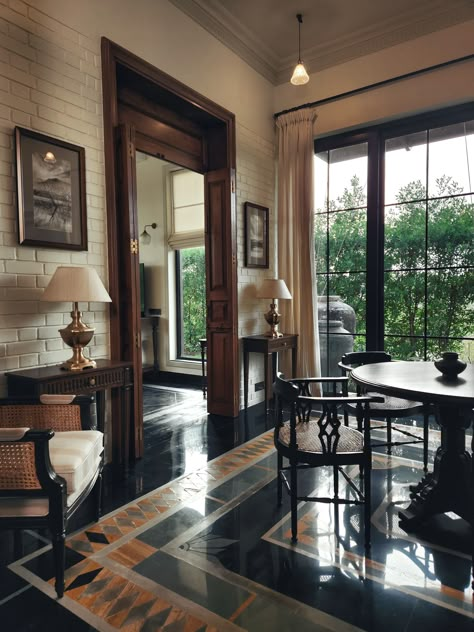 Designed by Vibha Hooda, this 3,500-square-foot weekend home in Ahmedabad feels like a glittering, sepia-toned dream brought to life. Indoor Courtyard, Luxury Door, Indian Living Rooms, Indian Home Interior, Dream House Interior, Indian Home, Home Room Design, Dream House Decor, May 20