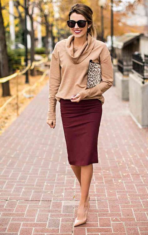 When it comes to fall workwear essentials, there are few styles as put-together and feminine as the pencil skirt. They are polished, profession-looking, and still flirty enough to change your top and wear from office to evening. Here are 13 chic new ways to wear the pencil skirt this fall: Getty ImagesMake head-to-toe color work for the office by opting for burgundy or navy. Keep your silhouette simple with a turtleneck sweater and classic pumps, but take the opportunity to rock some statemen... Rok Midi, Work Outfits Frauen, Rok Outfit, Rok Mini, Pencil Skirt Outfits, Office Casual Outfit, Rock Outfit, Hello Fashion, Ranveer Singh