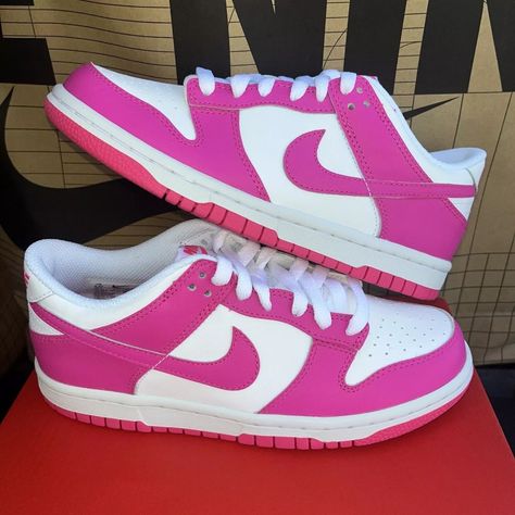 New Nike Dunk Low Gs Laser Fuchsia Pink Barbie Women Sz 5 / 3.5y Fb9109-102 Brand New With Box Box Has No Lid Authentic These Are Youth Size 3.5y, Same As Womens Size 5 Pink Shoes Outfit, Hot Pink Shoes, Pink Jordans, Pretty Shoes Sneakers, Jordan Shoes Retro, Nike Sneakers Women, Tenis Nike, Pink Barbie, Pink Nikes