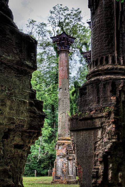 Windsor Ruins in Claiborne County, Mississippi Places To Visit In Mississippi, Windsor Ruins, Mississippi Travel, Most Beautiful Places To Visit, Exotic Places, Beautiful Places To Visit, Abandoned Places, Places Around The World, Most Beautiful Places