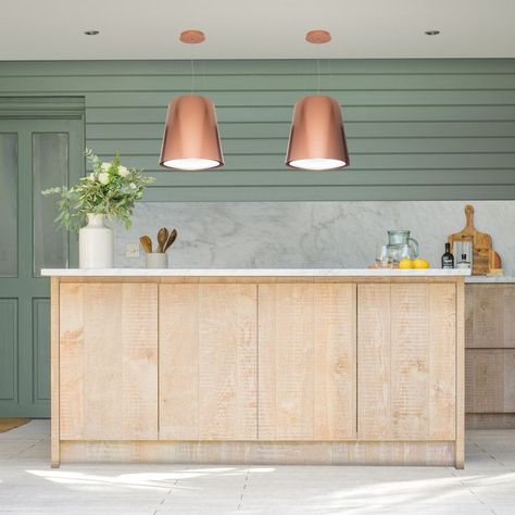 This kitchen extractor hood from Caple is perfect for hanging over a kitchen island! It has a copper modern finish, but it still delivers on power! The neon light illuminates your cooking surfaces whilst the extractor fan reduces any steam and odours in your kitchen... Island Extractor Fan, Copper Appliances, Kitchen Extractor Fan, Ceiling Hood, Island Cooker Hoods, Top Appliances, Island Hood, Hood Ideas, Extractor Fan