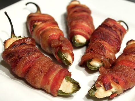 Jalapeños rellenos Bacon Wrapped Jalapeno Poppers, Jalapeno Popper Recipes, Poppers Recipe, Slim Diet, Mexican Food Recipes Authentic, Best Dishes, Bacon Wrapped, Mexican Dishes, Whole 30 Recipes