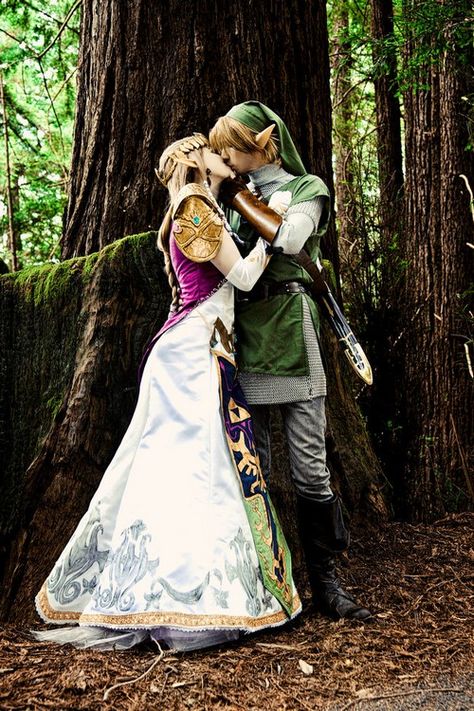 Zelda And Link, Zelda Costume, Link And Zelda, Zelda Wedding, Link Halloween, Couples Cosplay, Couple Cosplay, Link Cosplay, Zelda Cosplay