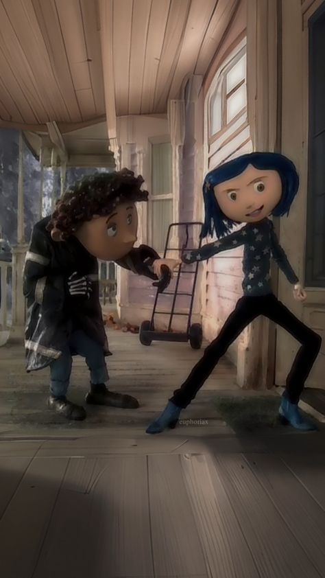 Coraline Going Through The Tunnel, Caroline And Wybie, Coraline Book, D2 The Mighty Ducks, Coraline And Wybie, Witchy Outfits, Coraline Art, Coraline Aesthetic, Coraline Jones