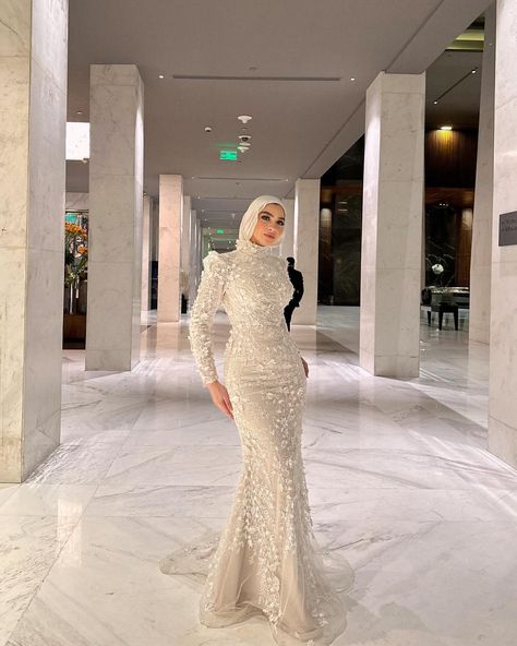 Somy Dresses | Pure as snow ❄️🕊️ @mahmoud_radwan_couture @somydresses | Instagram Engagement Hijabi Dresses, Hijabi Graduation Dress, Katb Ketab Dresses, Hijabi Engagement Dress, Hijab Party Dress, Hijabi Dresses Soiree, Engagment Dress, Dresses For Engagement, Soiree Dresses For Hijab