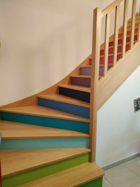 Colorful Staircase Paint, Unique Banister Ideas, Stairs Design Luxury, Rainbow Staircase, Colorful Staircase, Stairs Railing Design, Modern Stairs Design, Colorful Stairs, Unique Stairs