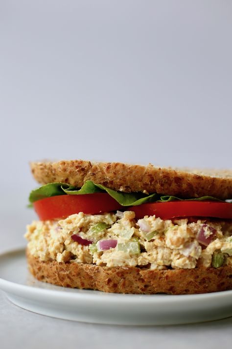 Vegan Chickpea "Tuna" Salad (No Mayo!) | The Conscientious Eater Vegan Chickpea Tuna, Tuna Salad No Mayo, Vegan Chickpea Salad, Chickpea Salad Vegan, Chickpea Tuna Salad, Chickpea Tuna, Vegan Protein Sources, Vegan Chickpea, Salad Vegan