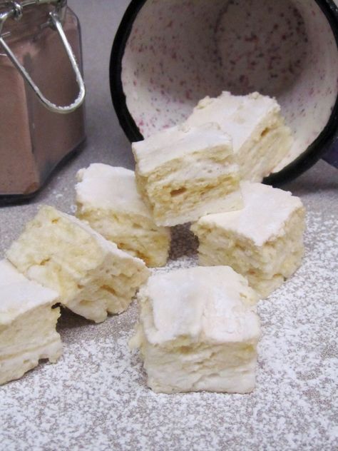 Marshmellow Treats, Healthy Marshmallows, Marshmallow Recipes, Homemade Marshmallow Recipe, Marshmallow Candy, Marshmallow Recipe, Gourmet Marshmallow, Flavored Marshmallows, Homemade Marshmallow