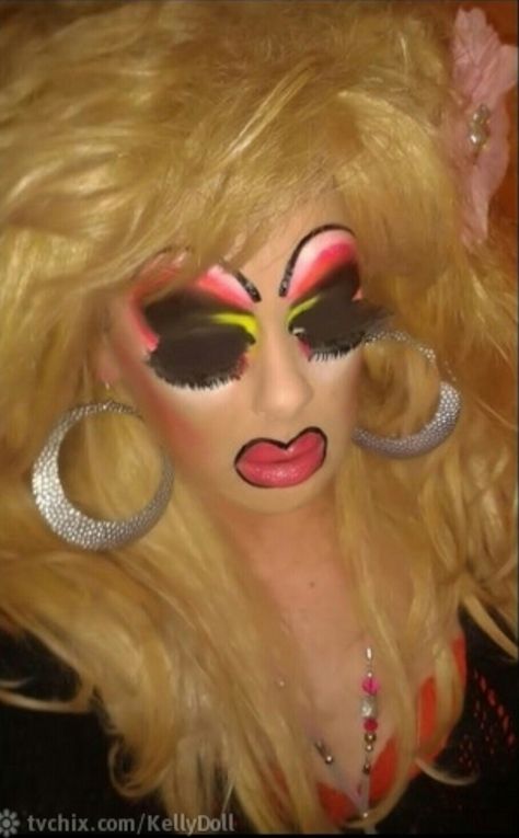 Makeup Humor, Drag Queen Makeup, Heavy Makeup, Barbie Makeup, Queen Makeup, Makeup Eyeliner, Plastic Surgery, Big Hair, Beauty Routines