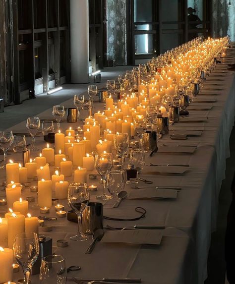 Wedding Decor Winter, Candles Wedding Decor, Candle Light Party, Romantic Candle Dinner, Casual Wedding Decor, Night Wedding Decor, Classic Wedding Decorations, Candle Wedding Decor, Country Wedding Decorations