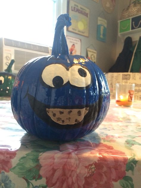 cookie monster Cookie Monster Pumpkin, Monster Pumpkin, Monster Spray, Spray Ground, Paint Cookies, Pumpkin Painting, Cookie Monster, Painted Pumpkins, Monster Cookies