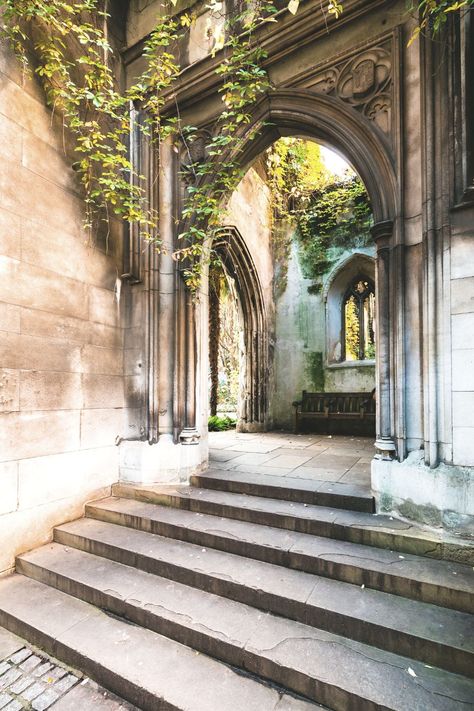 St Dunstan In The East, Best Parks In London, London Trip Planning, Millennium Bridge, Great Fire Of London, Kensington London, The Great Fire, Sky Garden, London Park