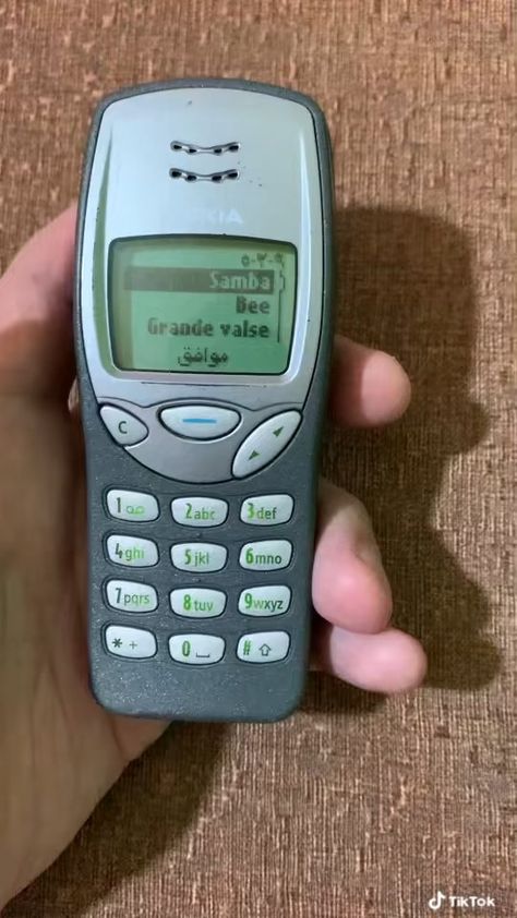 Nokia Aesthetic, Old Nokia Phone, 2000s Technology, 333 Wallpaper, Old Nokia, Old Phones, Old School Phone, Sony Phone, Nokia Phone