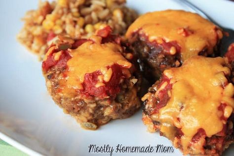 Salsa Meatloaf, Meatloaf Bites, Carb Free Snacks, Toddler Friendly Meals, Meatloaf Muffins, Easy Salsa, Shredded Cheddar Cheese, Hamburger Recipes, Finger Food Appetizers