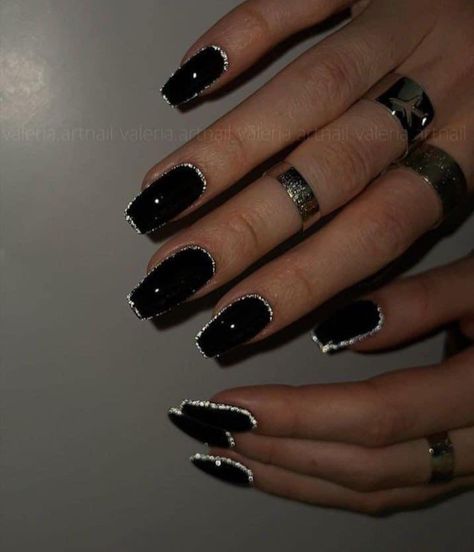 Black Sparkly Nails, Maroon Nail Designs, Maroon Nails, Dark Nails, Oval Nails, Prom Nails, Nails Designs, Black Nails, Fake Nails