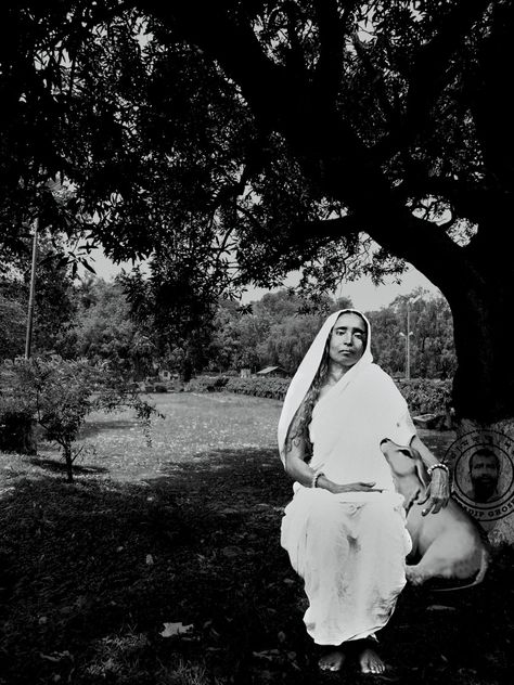 Sharada Devi, Sarada Devi, Spiritual Women, Divine Mother, God Pictures, Spirituality, Couple Photos, Flowers, Quick Saves