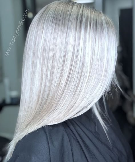 Platinum Blonde Hair With Highlights, Platinum Silver Hair, Blonde Silver Hair, White Silver Hair, Silvery Blonde Hair, Icy Blonde Hair Color, Ice Blonde Hair, Bright Blonde Hair, Balayage Hair Color