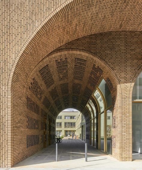 Spaarndammerhart - DDA Layered Architecture, Arch Building, Plaza Design, Architecture Foundation, Amsterdam School, Brick Cladding, Brutalist Buildings, Brick Arch, Arch Architecture