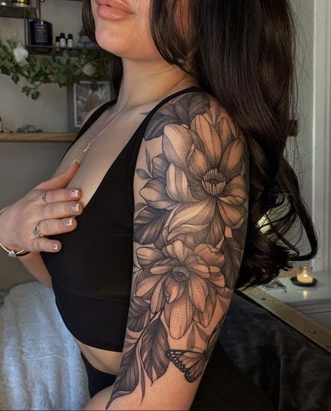 Medusa Sleeve Tattoos For Women, Girly Sleeve Tattoo, Positivity Tattoo, Side Arm Tattoos, Arm Sleeve Tattoos For Women, Beautiful Flower Tattoos, Clever Tattoos, Pretty Tattoos For Women, Tattoos For Black Skin