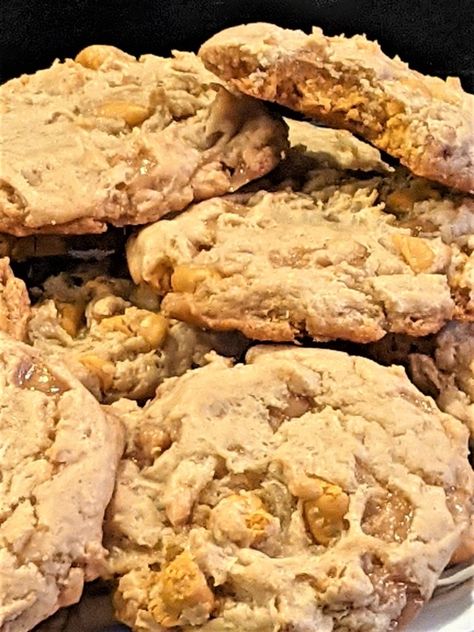 Butter Pecan Cake Mix Cookies With Toffee Bits, Butterscotch Toffee Cookies, Butterscotch Toffee, Butterscotch Chip Cookies, Toffee Cookie Recipe, Toffee Cake, Toffee Chips, Butter Pecan Cake, Butter Pecan Cookies