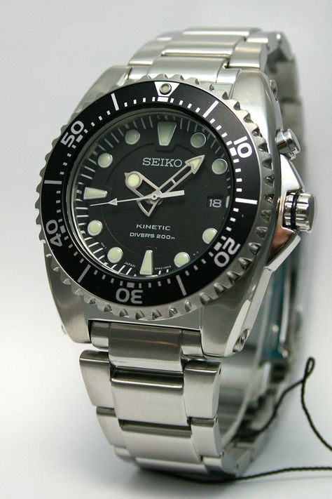 Herculodge: Is The Seiko "Sumo" Prospex $200 Better Than the Seiko Kinetic Diver SKA371? Diver Watches For Men, Seiko Srp777, Seiko Kinetic, Seiko Sumo, Seiko Diver, Seiko Mod, Timeless Watches, Divers Watch, Seiko Watches