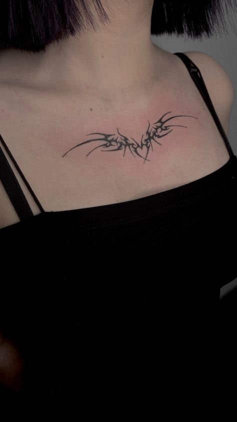 Collar Bone Tattoo Grunge, Heart Spine Tattoo, Small Animal Tattoos, Ear Tattoo Ideas, Ear Tattoos, Eyeliner Tattoo, World Wide Web, Collar Bone Tattoo, Spine Tattoo