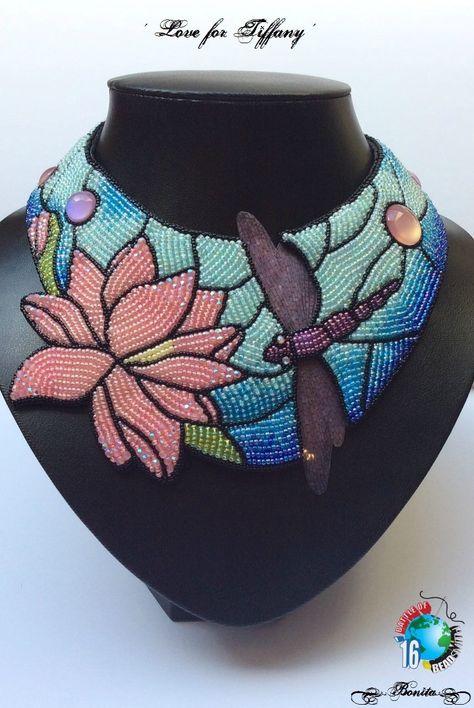 Luxury Colorful Beaded Pendant Necklace, Bohemian Embroidered Beaded Necklaces As Gift, Traditional Embroidered Beaded Necklaces For Festivals, Diy Necklace Designs, Luxury Multicolor Beaded Necklace Statement Piece, Bohemian Multicolor Embroidered Beaded Necklaces, Beaded Bib Necklace, Diy Bead Embroidery, Jewelry Set Design