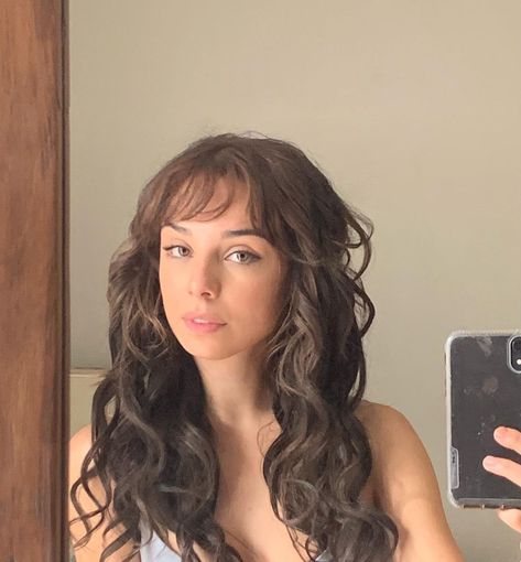 Fiona Palomo on Instagram: “🤎” Fiona Palomo, Short Wavy Hair, Short Wavy, Dark Brown Hair, Godmother, Face Claims, Paloma, Wavy Hair, Pretty Woman