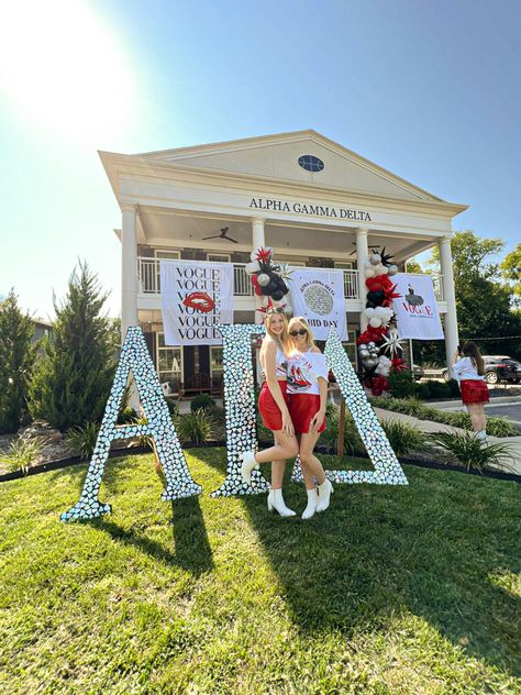 Alpha Gamma Delta . Bid Day Theme . Vouge . Sorority Life . Outfit Ideas . Party . Banners Outfit Ideas Party, Sorority Themes, Diy Photo Backdrop, Alpha Gam, Bid Day Themes, Alpha Gamma Delta, Sorority Life, Party Banners, Ideas Party