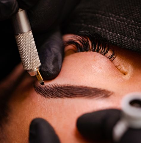 Eyebrow Astethic, Microblading Photography, Microblading Aesthetic, Microblading Aesthetic Instagram, Microblading Ideas Instagram, Microblading Reels Ideas, Microblading Artist, Phibrows Microblading, Permanent Makeup Studio