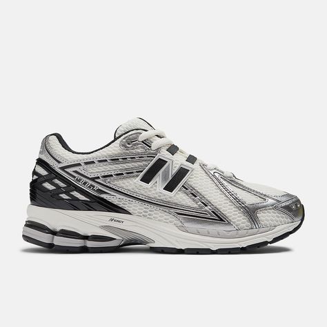 1906R, M1906RER New Balance Shoes Silver, Sneaker Wishlist, New Balance 1906, New Balance 1906r, 12th Man, New Balance Men, Silver Shoes, Streetwear Men, Streetwear Men Outfits