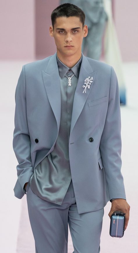 Dior Men Outfit, Unique Prom Outfits For Guys, Ludwig Wilsdorff, Hoddies Outfits, Stylish Mens Suits, High Fashion Men, Dior Men, Vogue Men, Menswear Runway