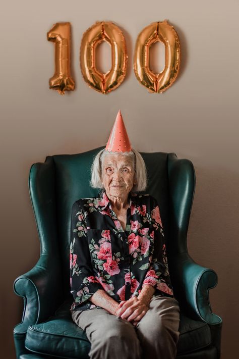 Elderly Photoshoot Ideas, Centenarian Birthday, Grandma Photography, Photoshoot Birthday, Happy 100th Birthday, 100th Birthday Party, Party Photoshoot, Dallas Photographers, Grandma Birthday