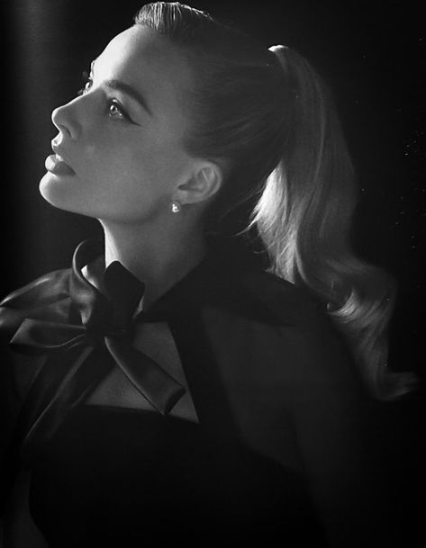 Black And White Margot Robbie, Margot Robbie Black And White, Margaret Robbie, Margrot Robbie, Margot Robbie Style, Margot Robbie Harley, Girl Vibe, Barbie Movie, Barbie Movies