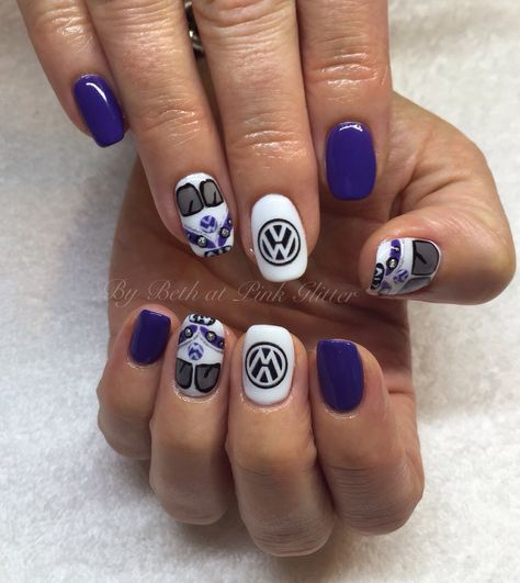 VW Kombi Van Nails Vw Nails Design, Volkswagen Nails Art, Volkswagen Nails, Vw Nails, Vw Roadster, Nails Hippie, Vw Kombi Van, Fish Nails, Kombi Van