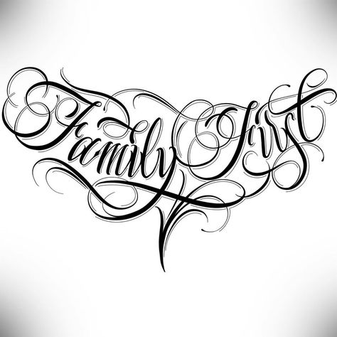 Chest Tattoo Lettering, Lettrage Chicano, Noir Tattoo, Family First Tattoo, Half Sleeve Tattoos Drawings, Tattoo Lettering Design, Chicano Lettering, Tattoo Lettering Styles, Family Tattoo Designs